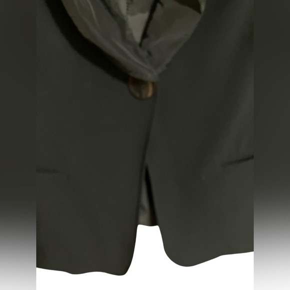 CAbi Party Date Night Tuxedo Sleeveless Ruffled Collar V-Neck Fitted Vest Sz 10 - Picture 7 of 8